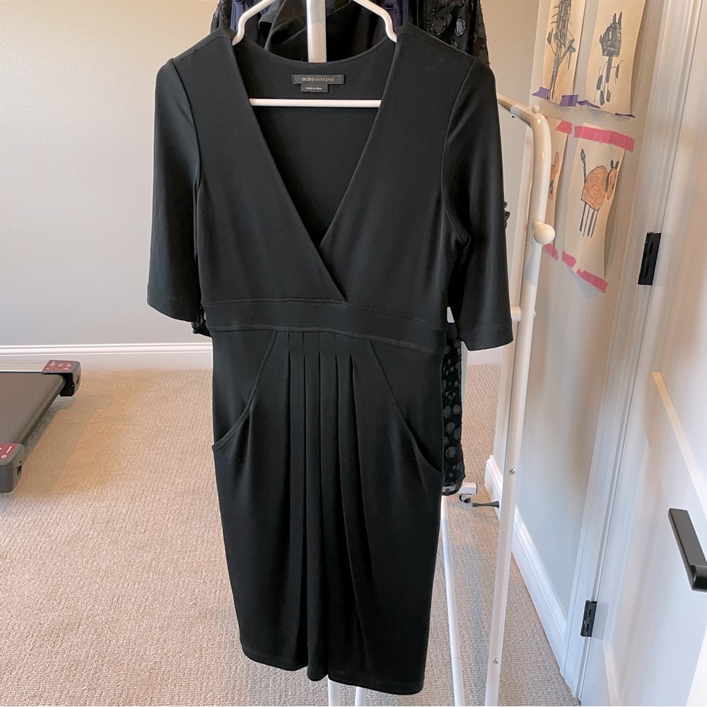 BCBG Max Aria Stretch V Neck Black Dress w Pockets Sz S